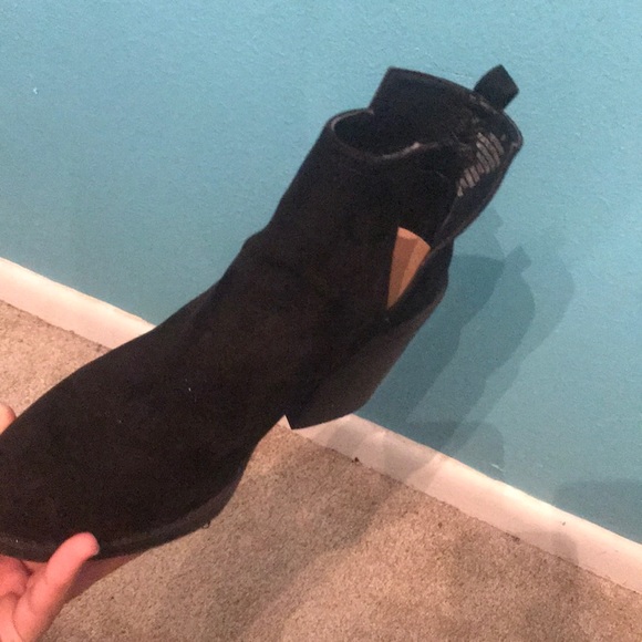 Boot heals - Picture 2 of 4